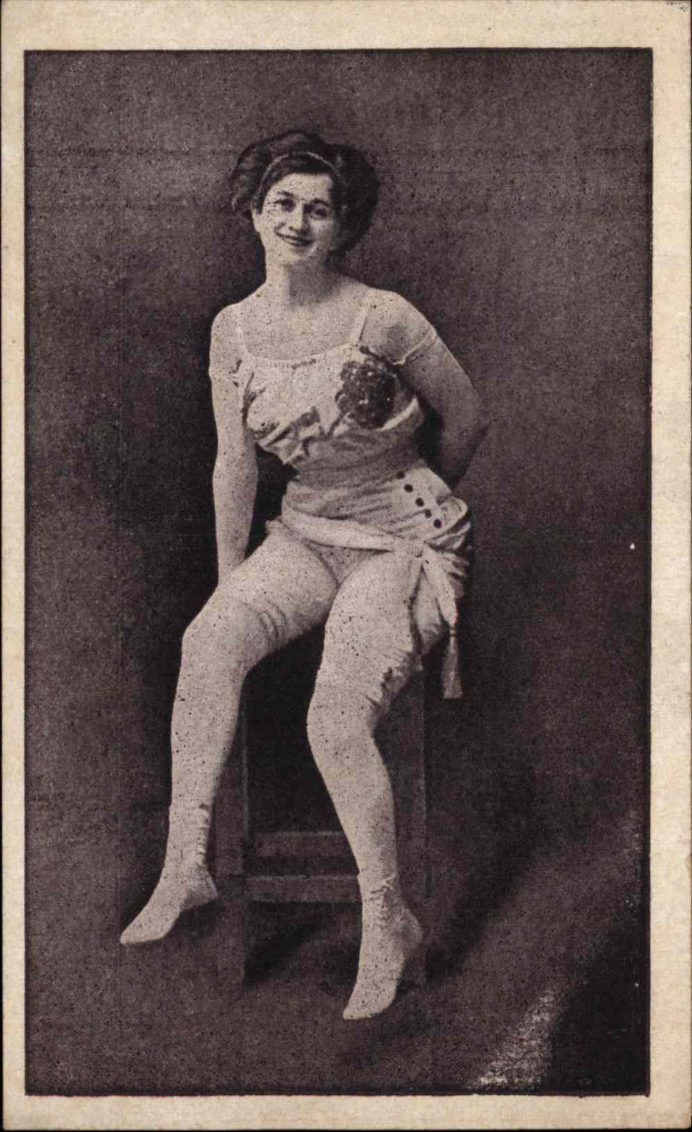 Beautiful Women & Lovely Ladies: Pinup & Bathing Beauty Vaudeville Burlesque/Showgirl Postcard